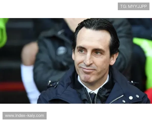 沃特金斯盛赞主帅埃梅里：针对切尔西的调整显战术天才