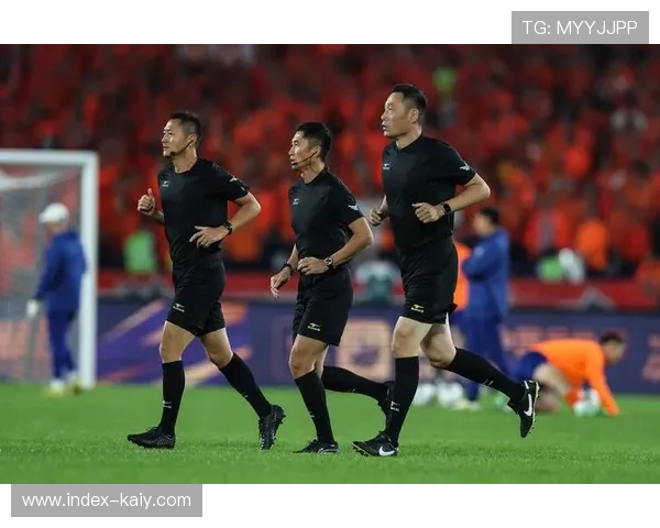 联赛引入半自动越位技术，争议判罚数量显著下降